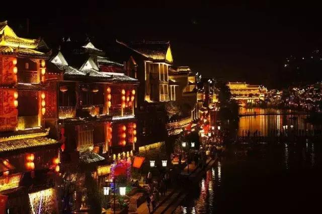 厲害了！觸摸屏公司的現(xiàn)代 loft辦公空間