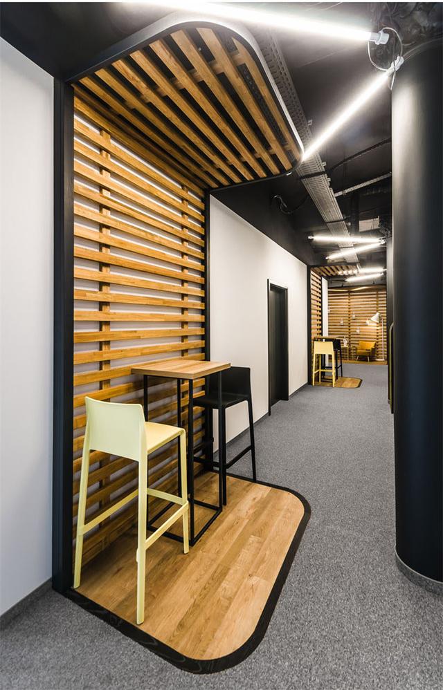 高端辦公室裝修設計經(jīng)典案例:波蘭Droids科技公司辦公室設計