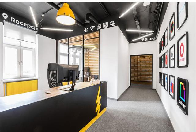 高端辦公室裝修設計經(jīng)典案例:波蘭Droids科技公司辦公室設計