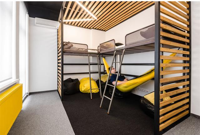 高端辦公室裝修設計經(jīng)典案例:波蘭Droids科技公司辦公室設計